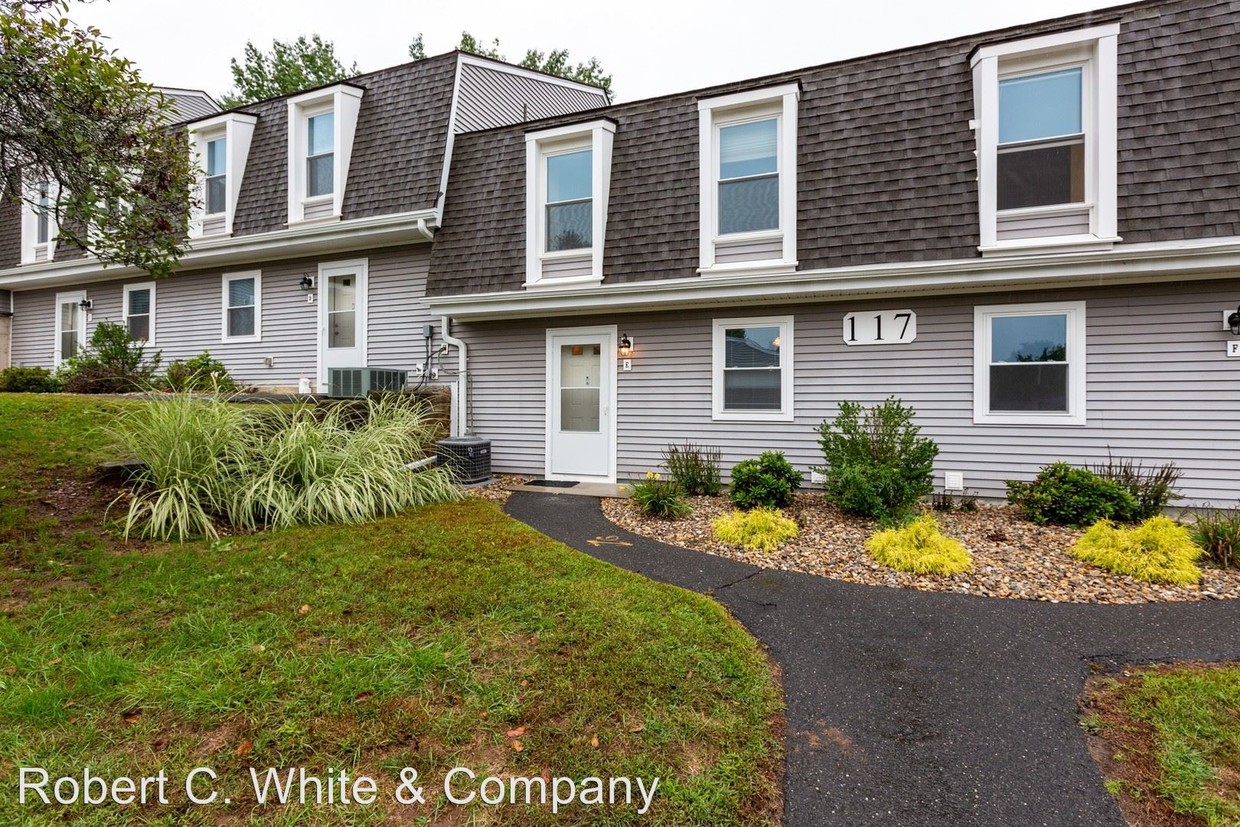 Foto principal - 117 Brittany Farms Rd