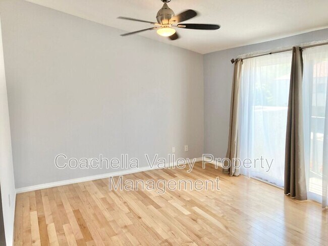 Foto del edificio - 45406 Driftwood Dr