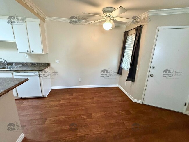 Building Photo - Second Story 2 Bd/2Ba Townhouse in San Marcos