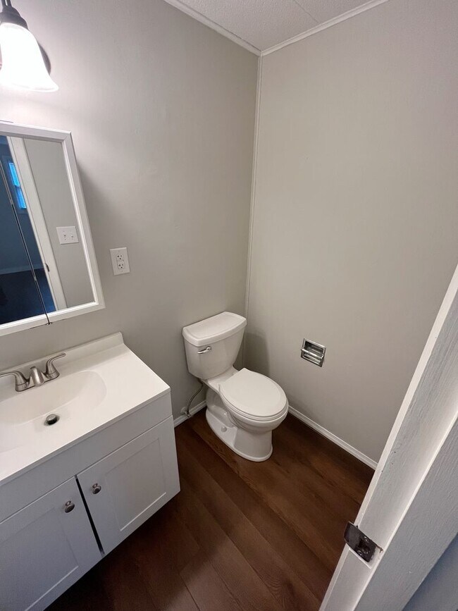 Foto del edificio - Coming soon available 8/18/2025 --3 bedroo...