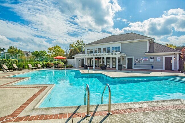 Foto del edificio - 1235 S White Oak Dr