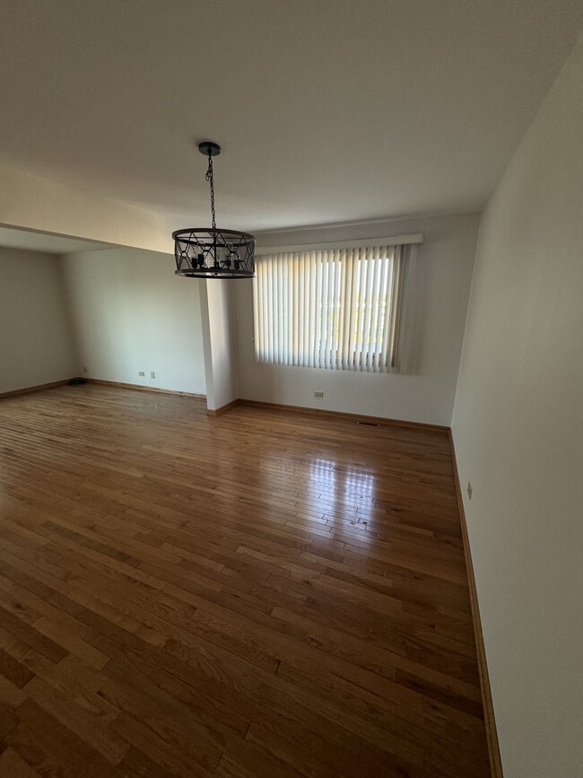 Dining Room - 8839 N Greenwood Ave