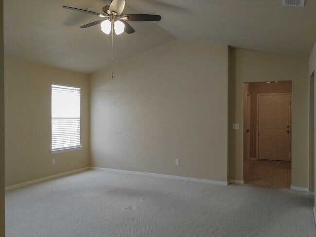 Building Photo - 3 Bed 2 Bath in Walnut Creek, Great NW Gainesville Location