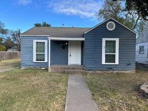 Building Photo - 2410 26th St Building Photo - 2410 26th St