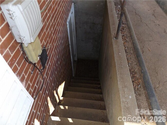 Foto del edificio - 1024 8th St NE