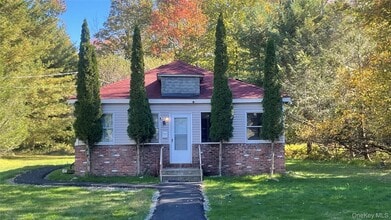 Building Photo - 370 Park Hill Rd