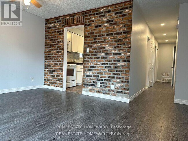 Building Photo - 511 Harris Ct