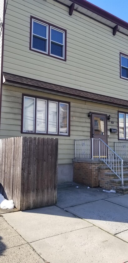 Primary Photo - 14 E 28th St