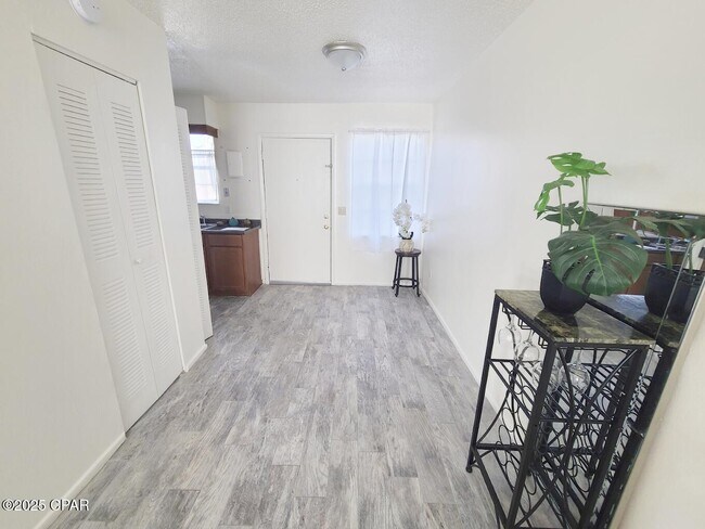 Building Photo - 2175 Frankford Ave