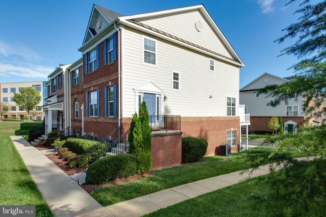 Building Photo - 7931 Silver Oak Rd
