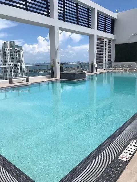 Foto del edificio - 151 SE 1st St