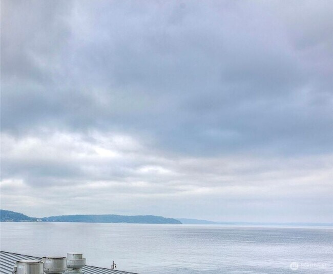 Building Photo - Ruston area of Tacoma - 2 bed plus den con...