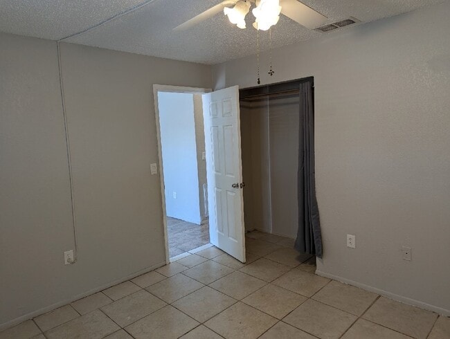 Foto del edificio - Cozy duplex with 3 bedrooms and 2 baths