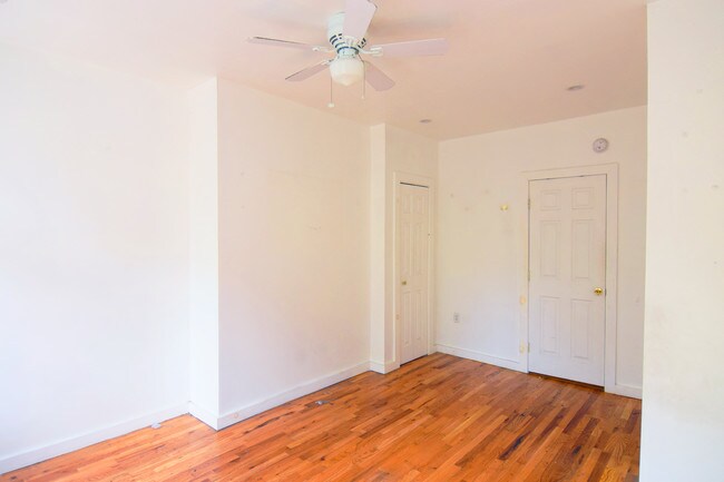 Building Photo - 258 Stagg St