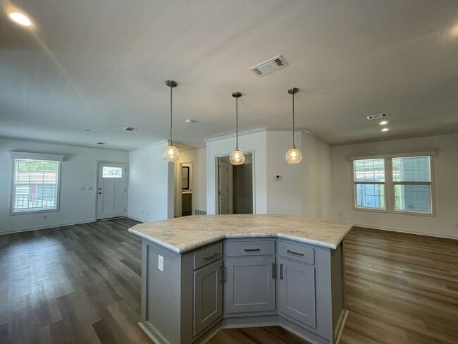 Building Photo - 13123 Lime Ave