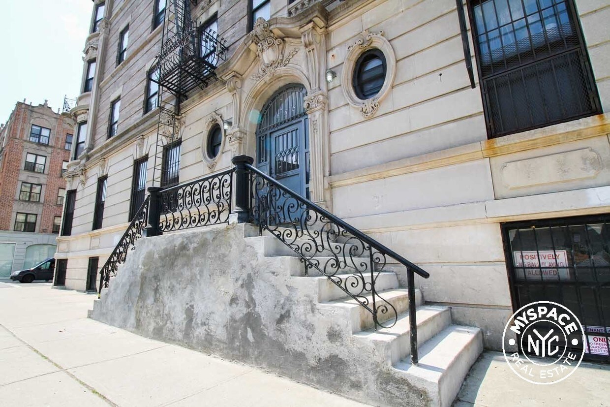 Building Photo - 276 Throop Ave