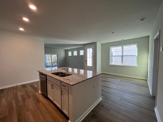 Building Photo - 147 Holloway Hill