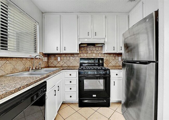 Building Photo - 8407 Fathom Cir