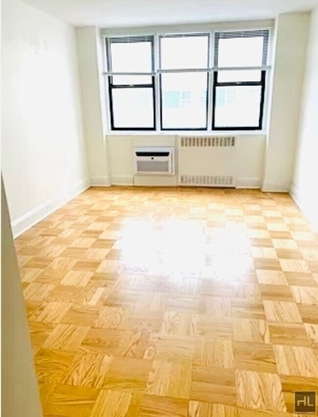 Building Photo - East 79th Street