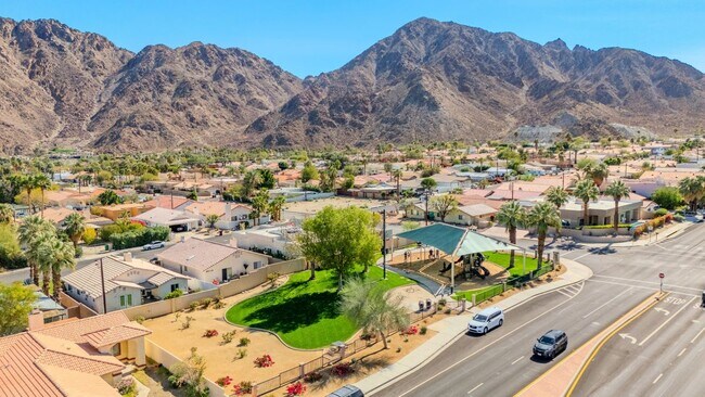 Foto del edificio - 53385 Eisenhower Dr