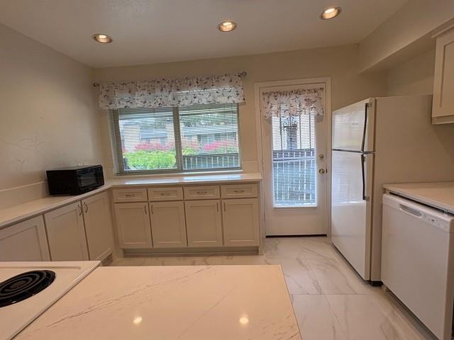 Foto del edificio - 7731 Meadow Park Dr