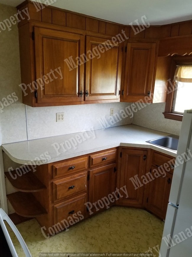 Building Photo - $1195 - 3 Bed, 1.5 Bath Home - Honey Brook