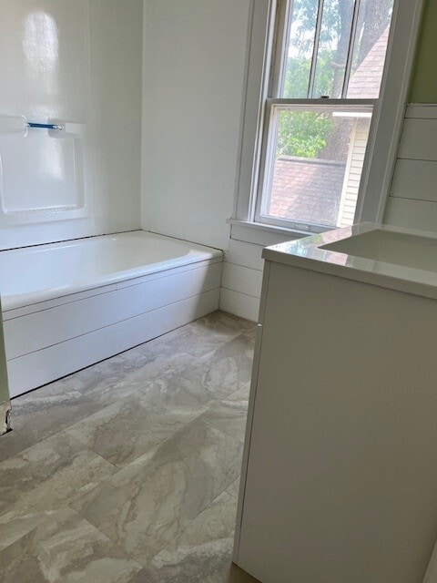 Bathroom - 2314 S Burdick St