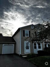 Building Photo - 15 Hanna Ln