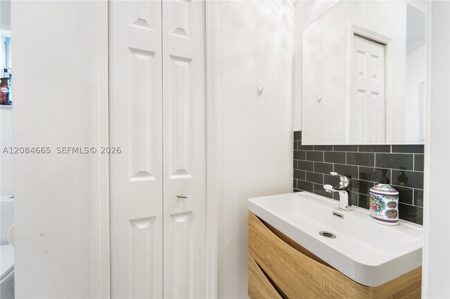 Foto del edificio - 2306 SW 36th Ave