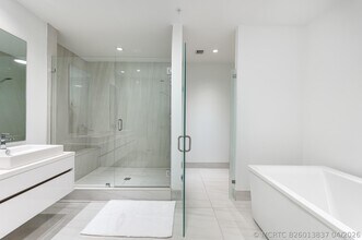 Building Photo - 155 E Boca Raton Rd