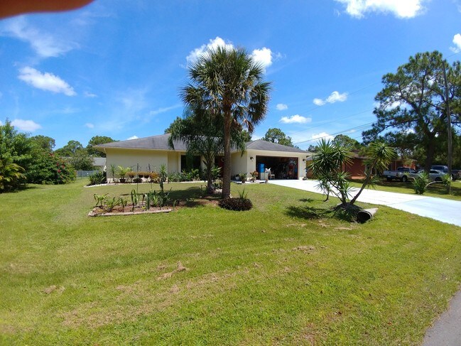 Building Photo - 4554 Targee Ave