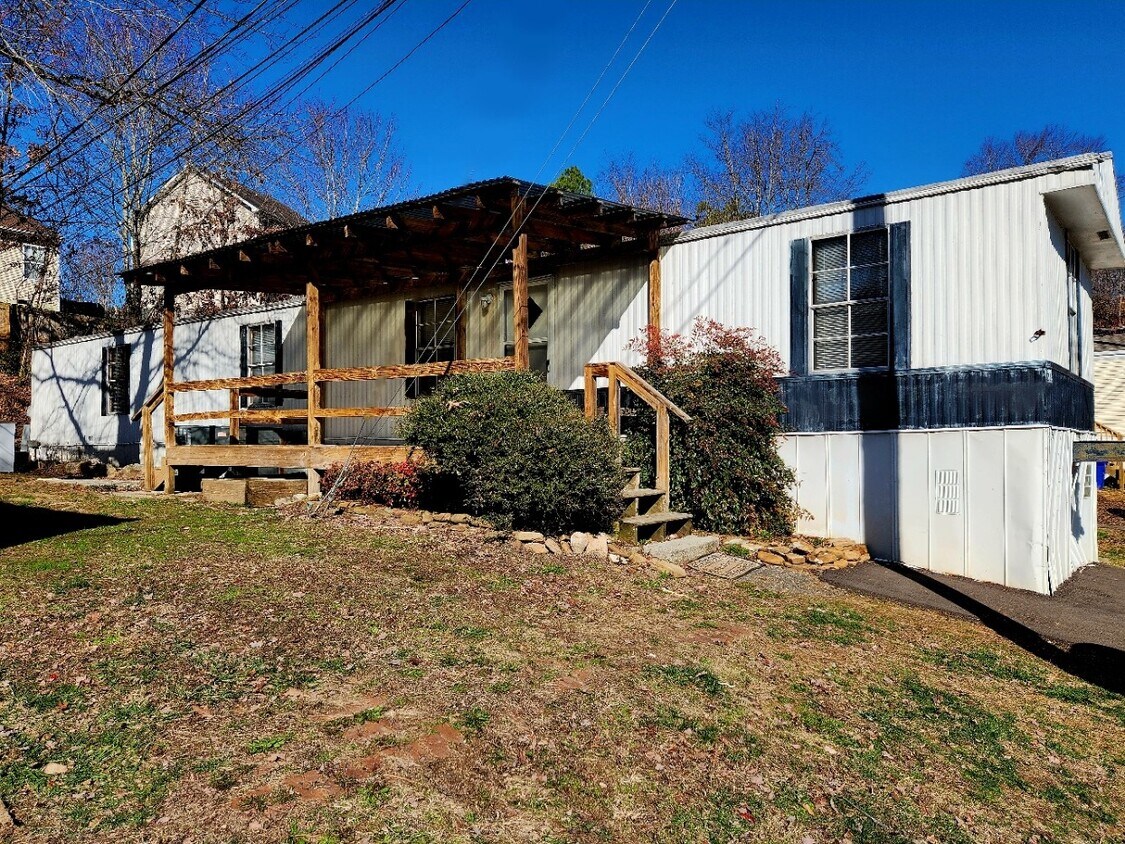 Foto principal - 2729 Forest Edge Way