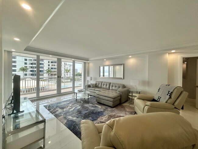 Foto del edificio - 3546 S Ocean Blvd