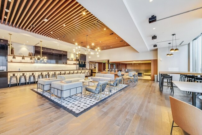 Building Photo - 135 Seaport Blvd