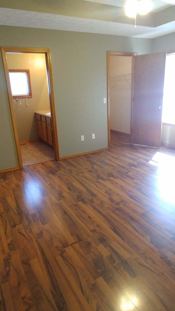 Building Photo - *Ozarks Best Location*