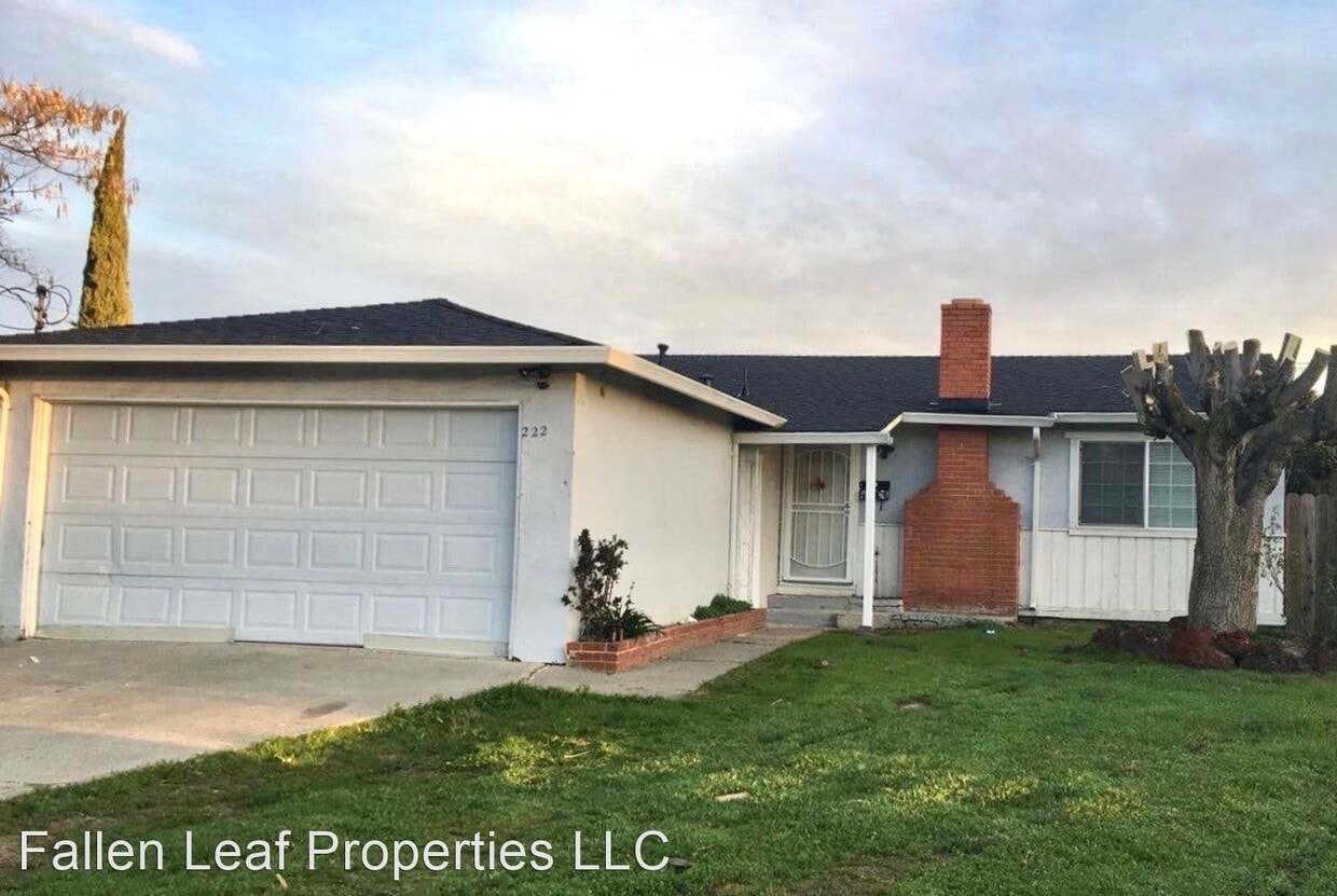 Primary Photo - 3 br, 2 bath House - 222 W Leland Rd.