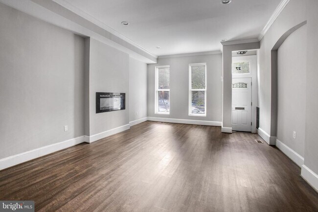 Building Photo - 27 N Collington Ave