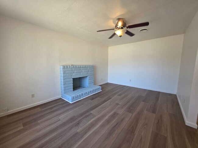Foto del edificio - 3-bedroom single story in east Modesto nei...
