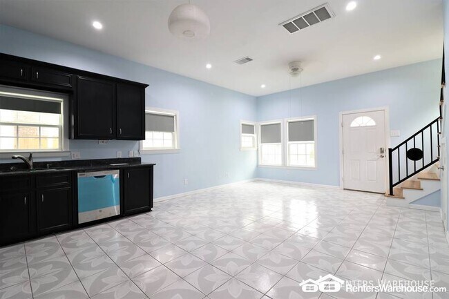 Foto del edificio - Charming 2 bed 2bath home in ideal location!!