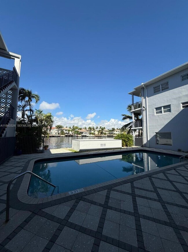 Building Photo - 2200 S Ocean Dr