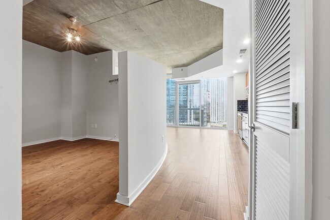 Foto del edificio - 3324 Peachtree Rd NE