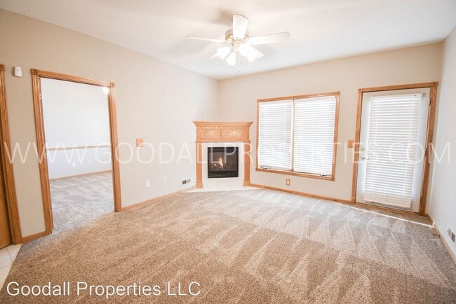 Building Photo - 2 br, 2 bath House - 1355 SE Florence Dr #506