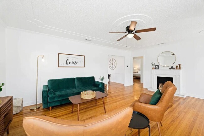 Foto del edificio - Beautiful Fully Furnished 2 Bedroom by TTU
