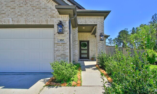 Building Photo - 320 Rise Ln