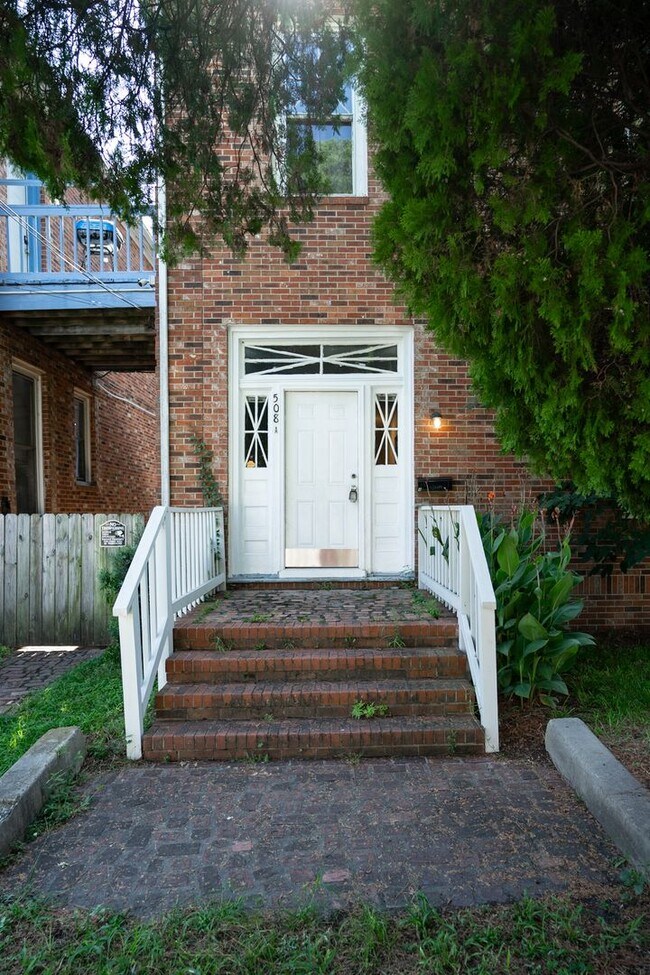 Building Photo - 508 3rd St