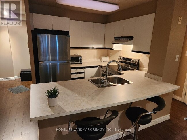 Photo du bâtiment - 105 Victoria St