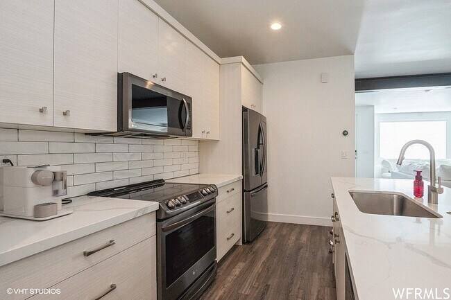 Foto del edificio - 1046 W Albion Meadow Way