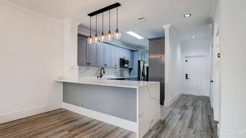 Building Photo - 6784 Via Regina