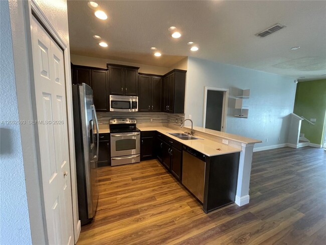 Building Photo - 9038 Shepton St