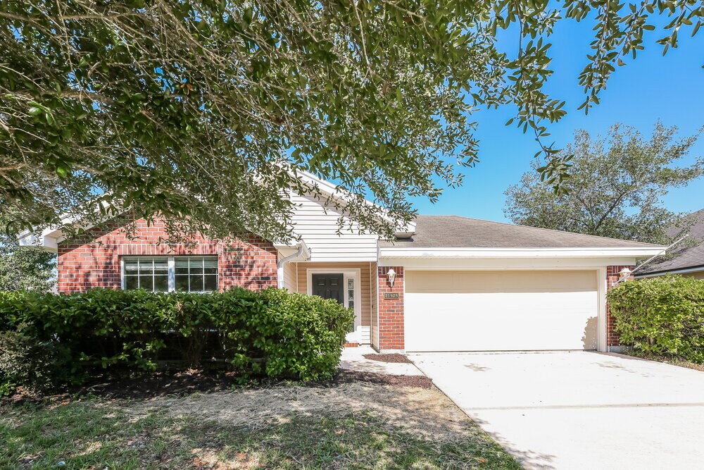 Primary Photo - 11505 Oaklawn Rd